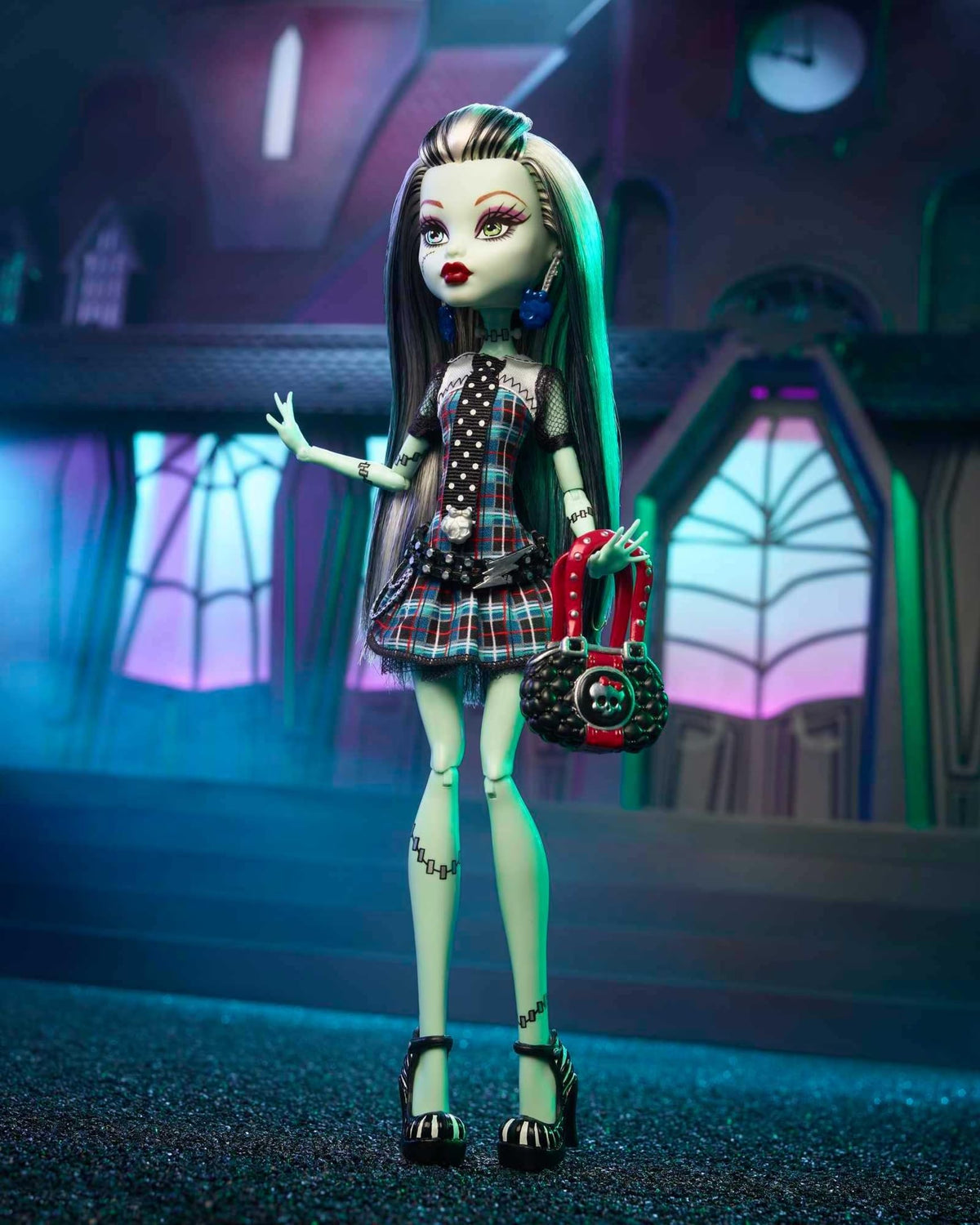 Reproduction Doll with Pet, Display Stand & Accessories R592