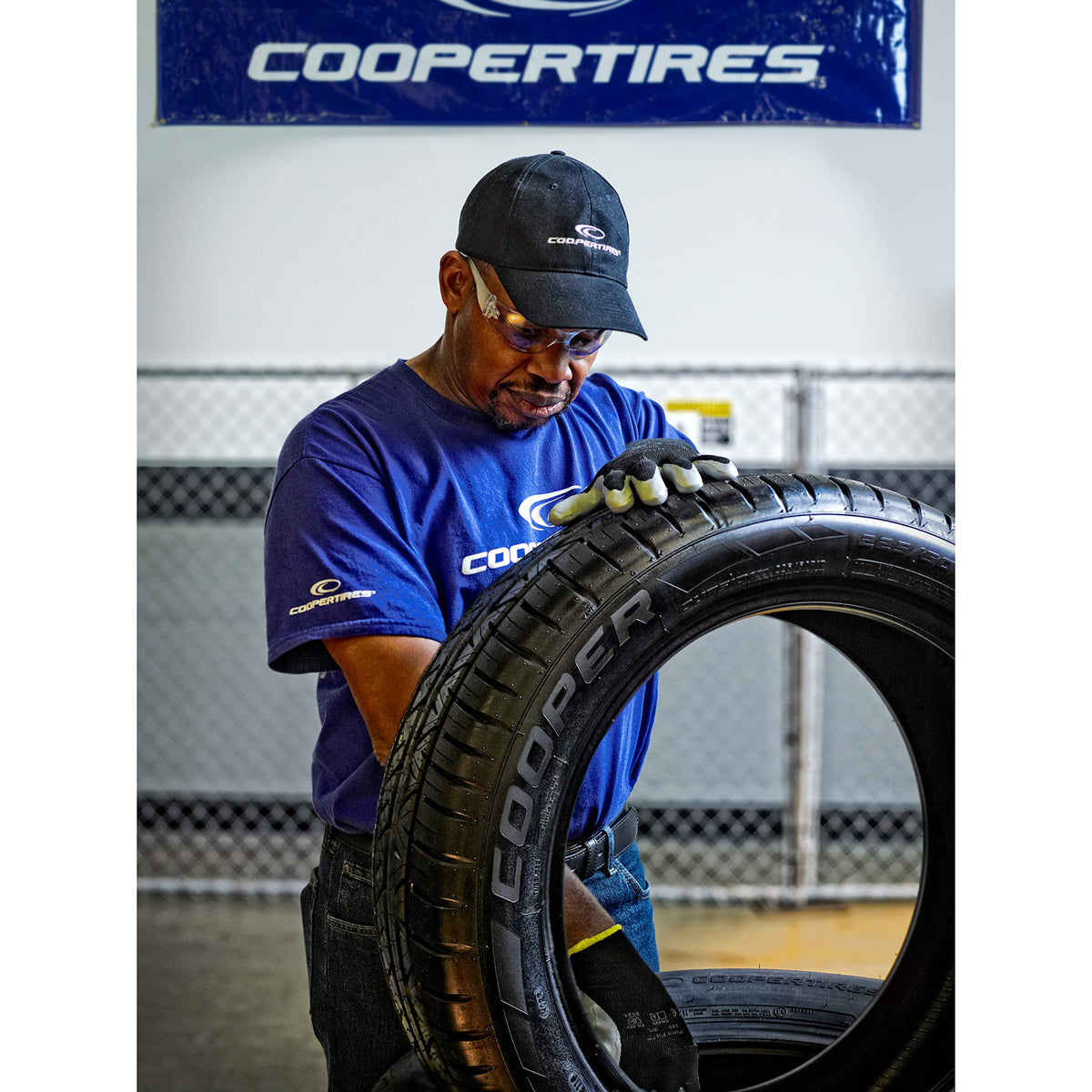 All-Season 205/75R15 97T Tire Q86165