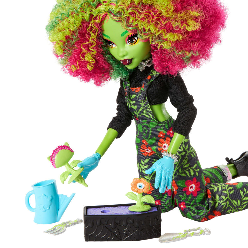 Monster High Venus McFlytrap Fearbook Doll with Accessory Set F2238